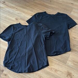 2x Love Crew tshirts